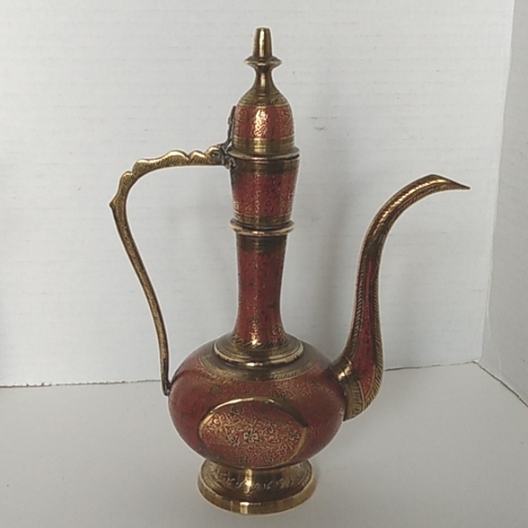 Brass Vintage ornate ewer pitchers w/ lid set of 2 - Picture 4 of 16